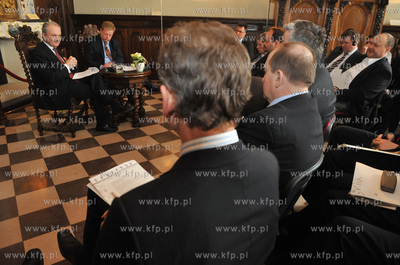 Gdansk. Dwor Artusa. Areopag Gdanski. Debata Dobrobyt...