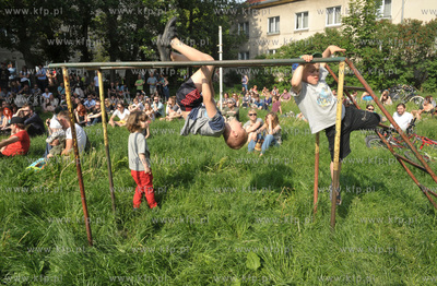 Streetwaves czyli artystyczna akcja miejska w Gdansku...