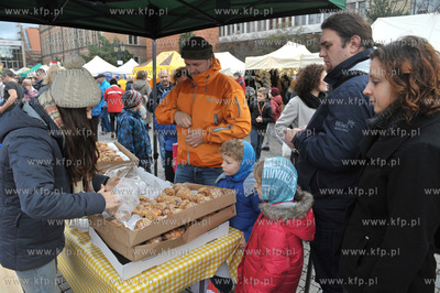 Dzien Niepodleglosci w Gdansku. Na Targu Weglowym odbywal...