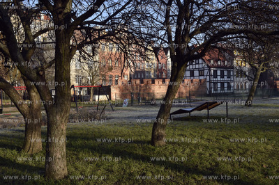 Gdańsk. Zieleniec między ul. Za Murami o Podwalem...