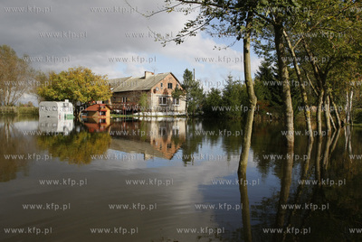 Kepa Rybacka kolo Elblaga. Sztorm na Baltyku spowodowal...