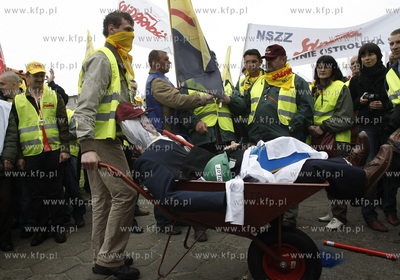 Gdansk. Demonstracja ponad 3 tys. zwiazkowcow z Grupy...