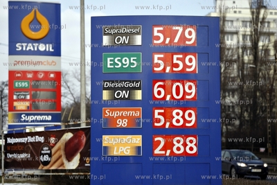 Gdynia Redłowo. Stacja paliw Statoil.
21.02.2012
fot....
