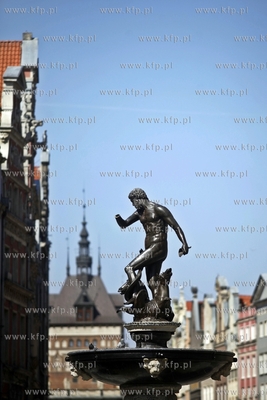 Fontanna Neptuna na Dlugim Targu w Gdansku. Neptun...