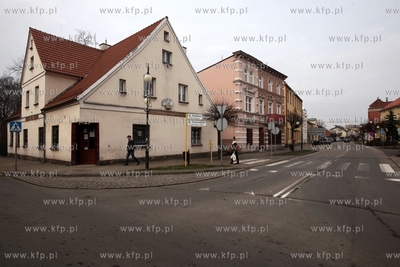 Pelplin. Domy przy Placu Grunwaldzkim.
16.12.2014
fot....