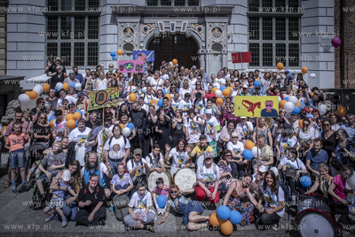 Gdańsk. ul. Długa i Długi Targ. Parada na zakończenie...