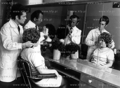Zaklad perulkarski i fryzjerski w Gdańsku  1972 Fot.Zbigniew...