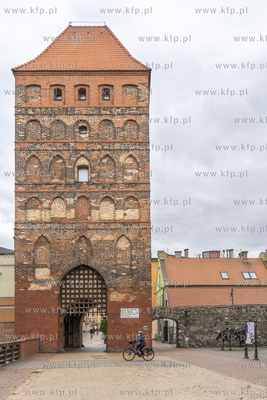 Brama Człuchowska i mury miejskie w Chojnicach. 16.10.2021...
