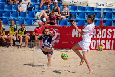 Rozgrywki piłki plażowej na Stadionie Letnim na plaży...