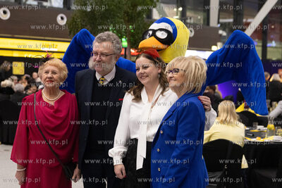 Port Lotniczy Gdańsk im. Lecha Wałęsy. Bal seniora...