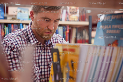 Gdansk. Biblioteka Manhattan w CH Manhattan. Kolekcja...