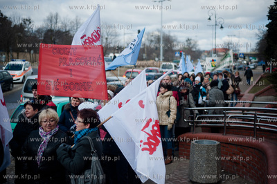 Gdansk. Protest zwiazkow zawodowych Szpitala Specjalistycznego...