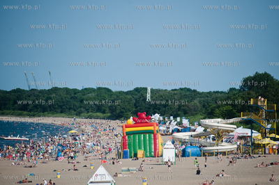 Gdansk. Wakacyjny, sloneczny dzien na plazy w Brzeznie.
08.07.2013
fot....