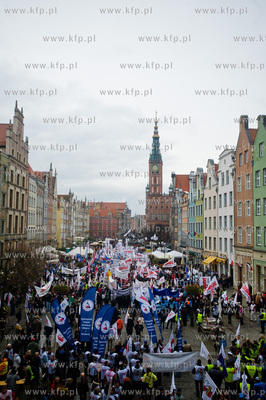 Gdansk. Dlugi Targ. Manifestacja niezadowolonia, zorganizowana...