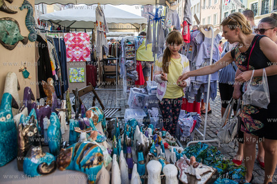 Gdansk. Dlugi Targ. DoMINIk designe - towarzyszacy...