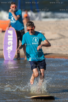 Gdansk. Letni wypoczynek na plazy miejskiej Stogi....