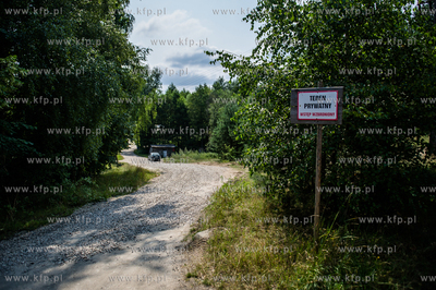 Gmina Koscierzyna. Powiat Koscierski. Tablica zakazujaca...