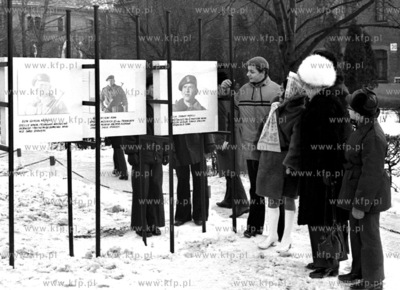 Jednostka Niebieskich Beretow w Gdansku - Wrzeszczu...