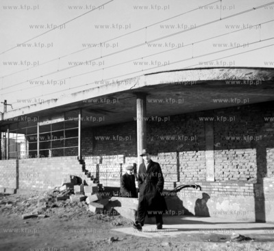 Wejscie z przejscia podziemnego na peron prawdopodobnie...