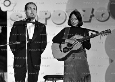 X Miedzynarodowy Festiwal Piosenki w Sopocie. Na zdjeciu...