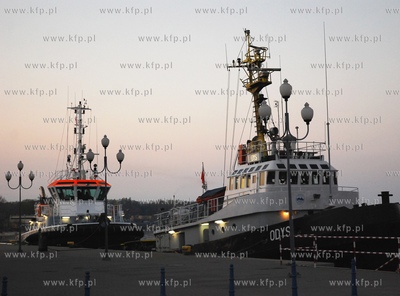 W gdynskim porcie o zachodzie slonca. 
27.04.2007
Fot....