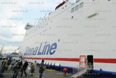 Prom Stena zacumowany przy Skwerze Kosciuszki w Gdyni.
16.06.2008
Fot....