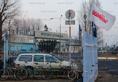 Stocznia Gdynia S.A.  Nz brama glowna.
07.02.2009
fot....