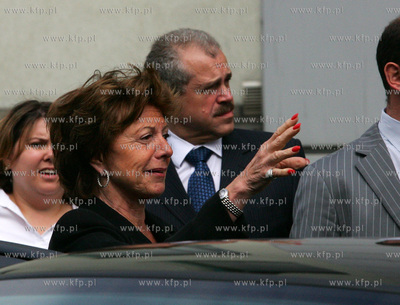Do Szczecina przyjechala komisarz UE Neelie Kroes by...