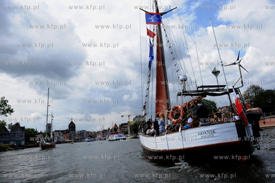 Gdansk. Zlot zaglowcow Baltic Sail 2009.  Parada Zagli...