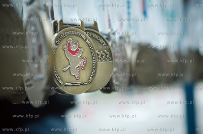 Pierwszy Maraton Sierpniowy w Gdansku Nz. medale dla...