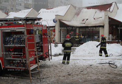 Pozar w sklepie rybnym na Gdanskim osiedlu Morena,...
