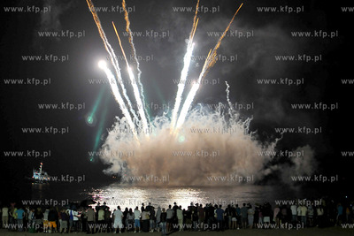 Plaza z Gdyni Srodmiesciu. Towarzyszace imprezie Beach...