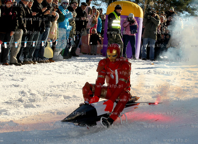 Druga edycja Crezy slide - Zjazdu na byle czym, odbywajaca...