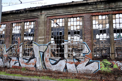 Gdansk. Dogaszanie pozaru na terenie Stoczni Gdanskiej...