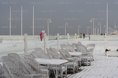 Molo - Sopot. Letni ogrodek na molo. 3.02.2012 fot....