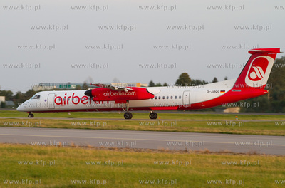 Gdansk, Rebiechowo. Nz. Dash DHC-8-402Q Air Berlin....