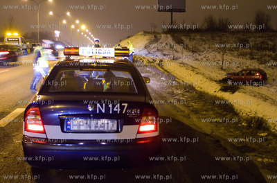 Kolizja samochodu na Armii Krajowej w Gdansku. 
13.02.2013
Fot....