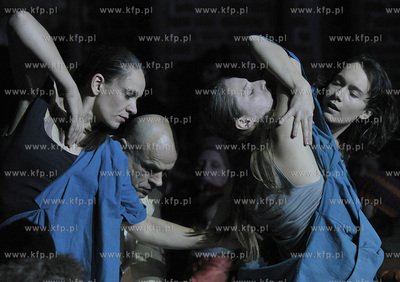 Centrum Swietego Jana Gdansk. Metropolia jest OK. Teatr...