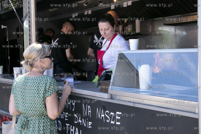 I Festiwal Smaków Food Trucków na parkingu przy ul....