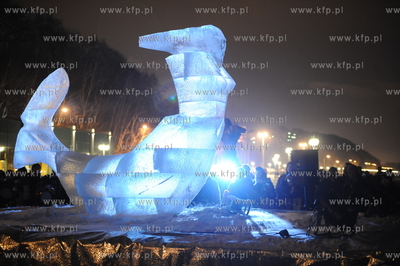 Gdynia, Bulwar Nadmorski. Festiwal rzezb lodowych....