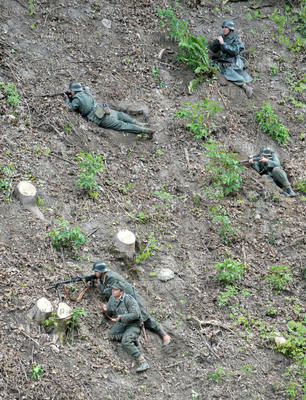 Wyburzanie Mostku Weisera Dawidka na gdanskiej Strzyzy....