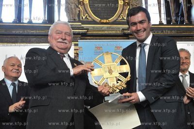 70 urodziny Lecha Walesy. Uroczysta gala wreczenia...