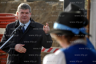 Banino, ul. Tuchomska. Uroczystosc wmurowania kamienia...