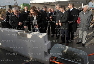 Banino, ul. Tuchomska. Uroczystosc wmurowania kamienia...