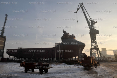Stocznia Gdansk. Budowa statku typu PSV Ocean Art do...