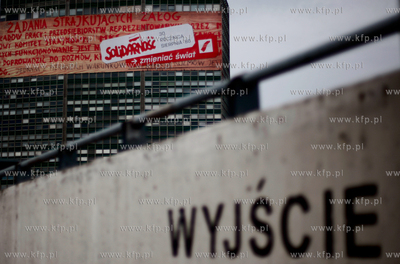 Na gdanskim Zieleniaku zawisl baner informujacy o 30...