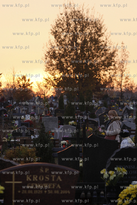 Gdansk. Cmentarz lostowicki. 31.10.2010 fot. Krzysztof...