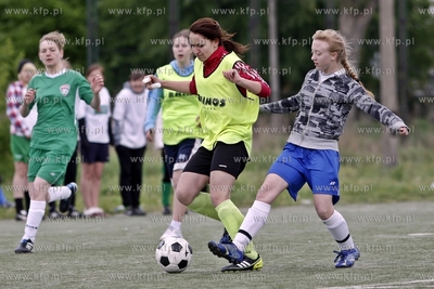 Gdansk Zaspa. Pilkarski turniej dzikich druzyn Do przerwy...