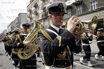 Gdynia. Swieto Marynarki Wojennej. Parada orkiestr...
