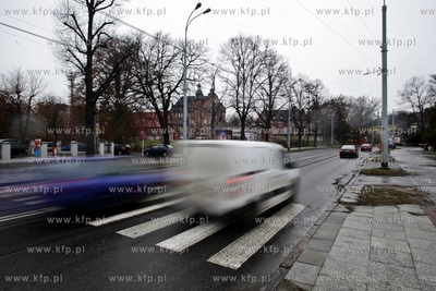 Gdansk. Przejscie dla pieszych przy al.Hallera, na...